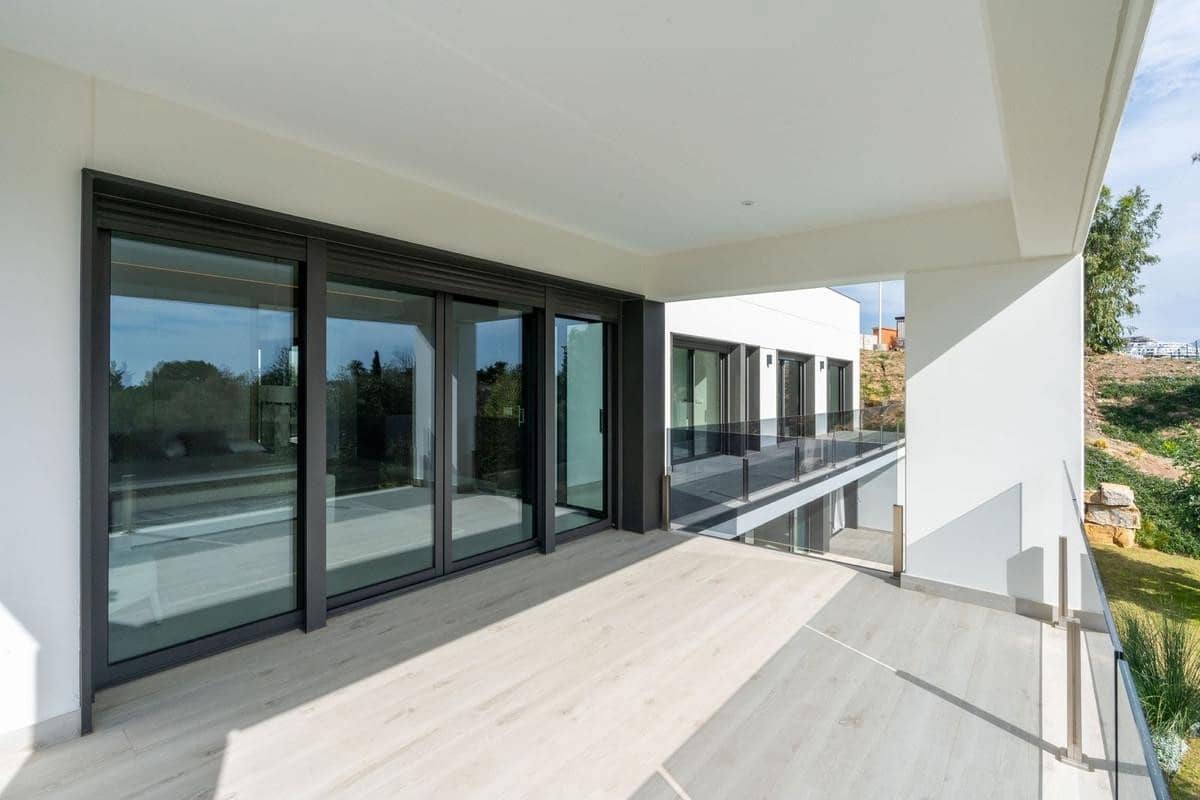 5 quarto Moradia para venda em Marbella com piscina garagem - 1 995 000 € (Ref: 10066647)