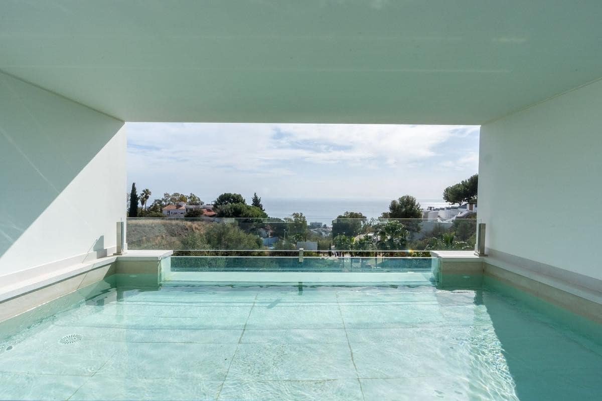 5 quarto Moradia para venda em Marbella com piscina garagem - 1 995 000 € (Ref: 10066647)