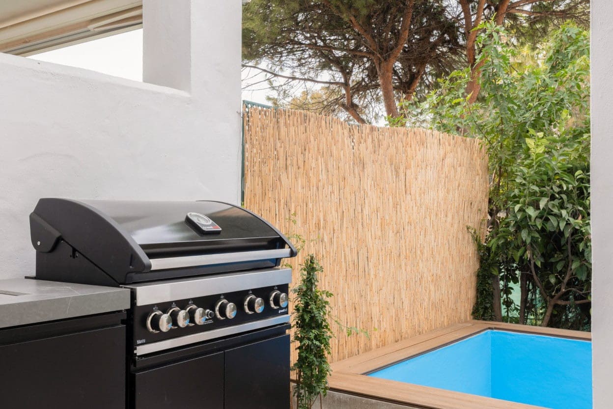 3 bedroom Villa for sale in Marbella with pool garage - € 1,350,000 (Ref: 10066654)