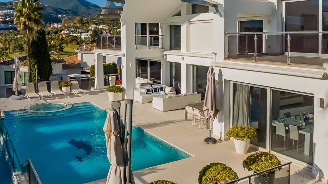 5 chambre Villa/Maison à vendre à Nueva Andalucia avec piscine garage - 3 950 000 € (Ref: 10066655)