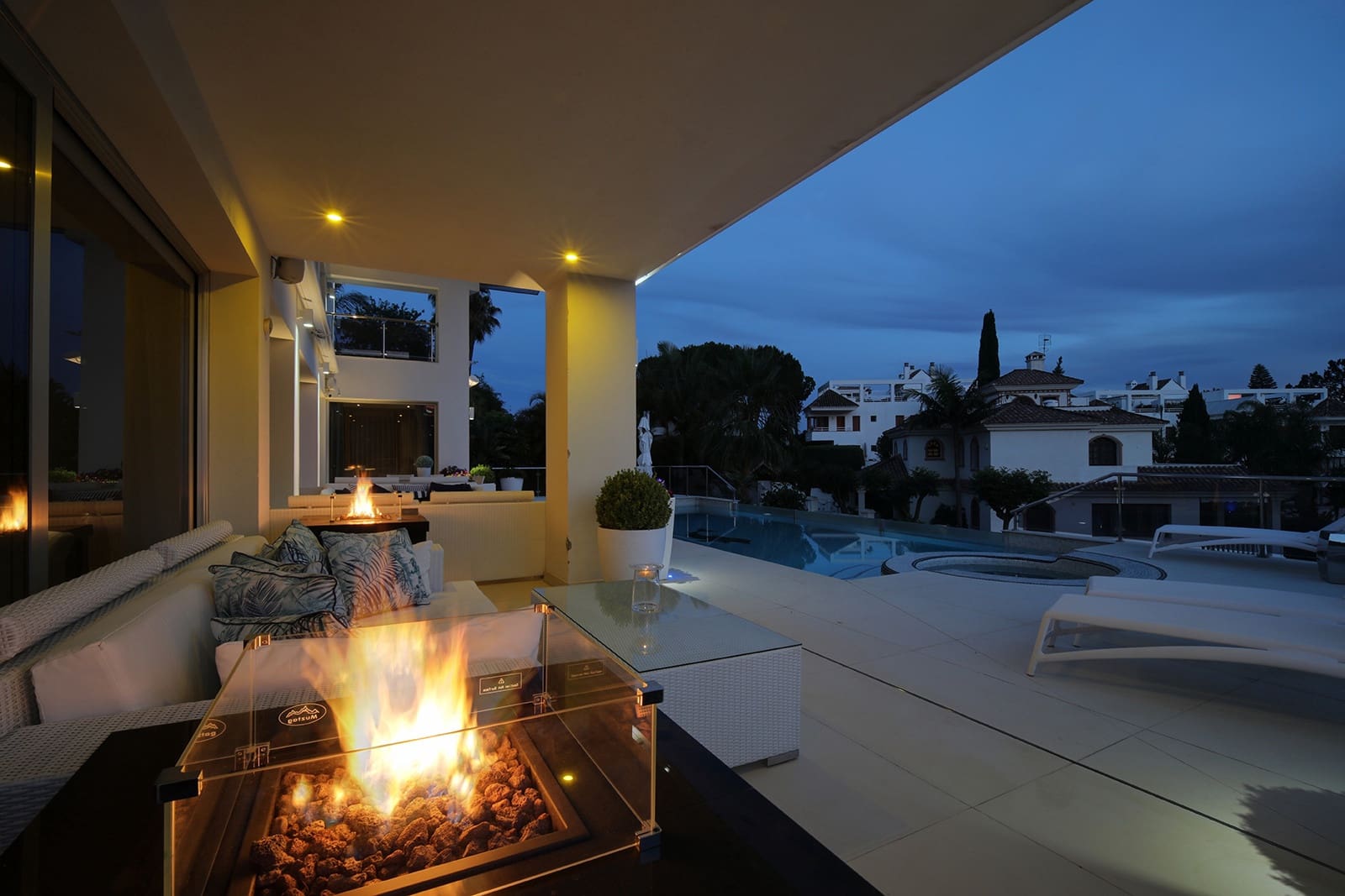 5 chambre Villa/Maison à vendre à Nueva Andalucia avec piscine garage - 3 950 000 € (Ref: 10066655)