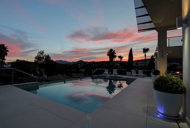 5 chambre Villa/Maison à vendre à Nueva Andalucia, Marbella avec piscine garage - 3 950 000 € (Ref: 10066655)