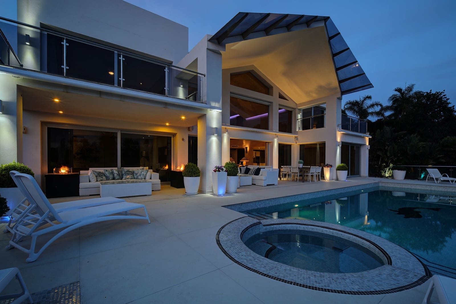 5 chambre Villa/Maison à vendre à Nueva Andalucia avec piscine garage - 3 950 000 € (Ref: 10066655)