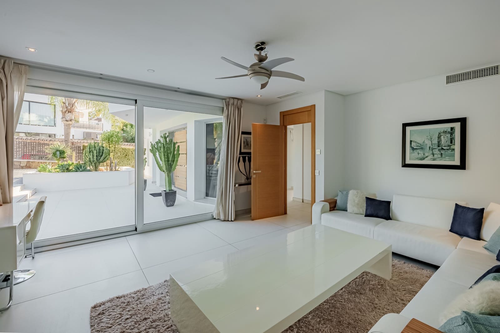 5 chambre Villa/Maison à vendre à Nueva Andalucia avec piscine garage - 3 950 000 € (Ref: 10066655)