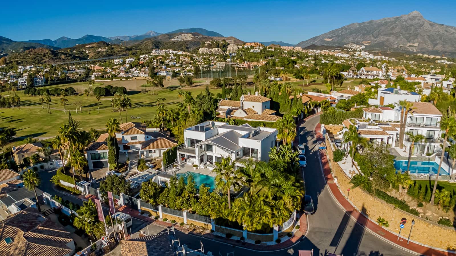 5 soveværelse Villa til salg i Marbella med swimmingpool garage - € 3.950.000 (Ref: 10066656)