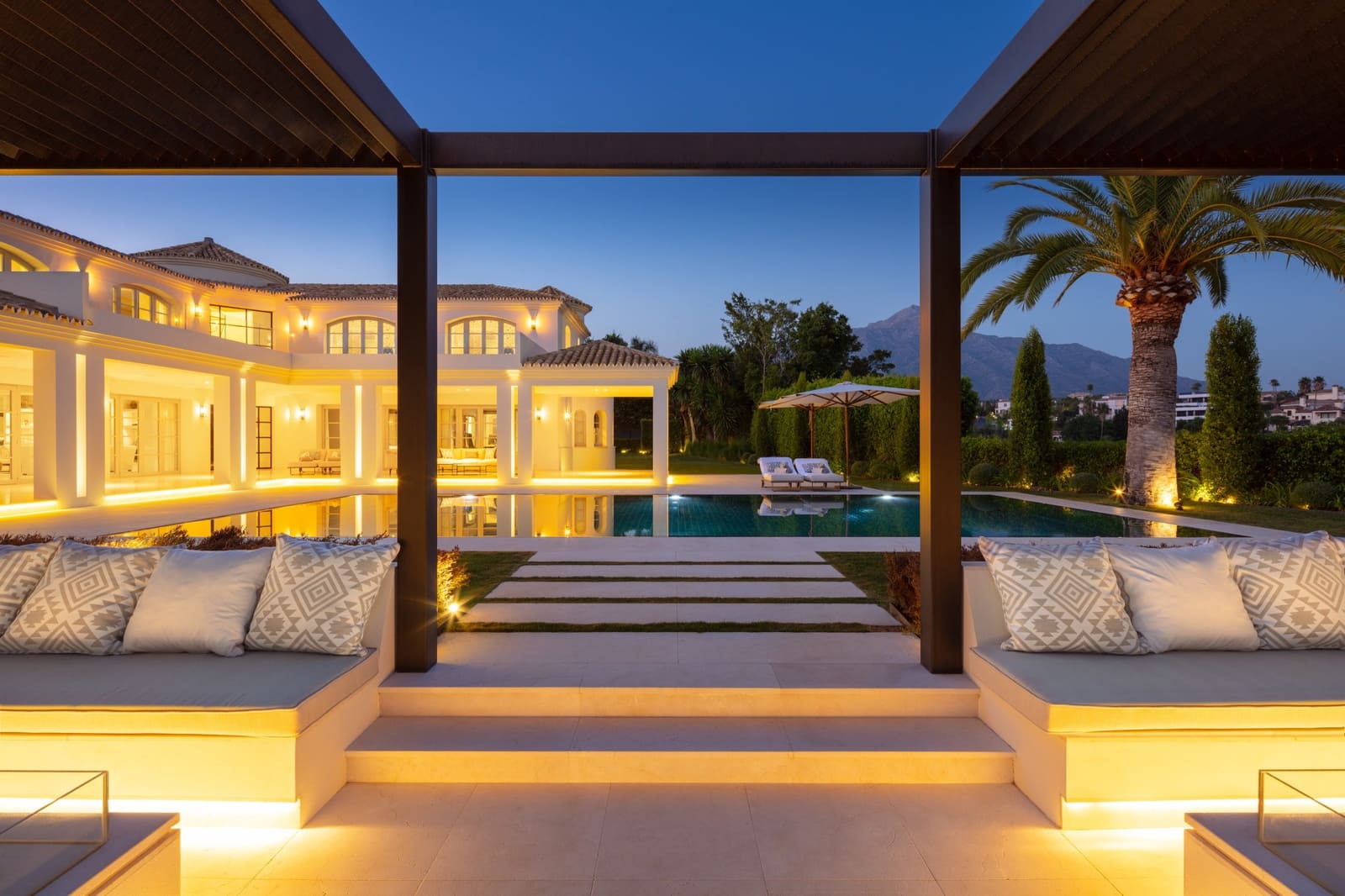 Chalet de 6 habitaciones en Marbella en venta con piscina garaje - 8.750.000 € (Ref: 10066659)