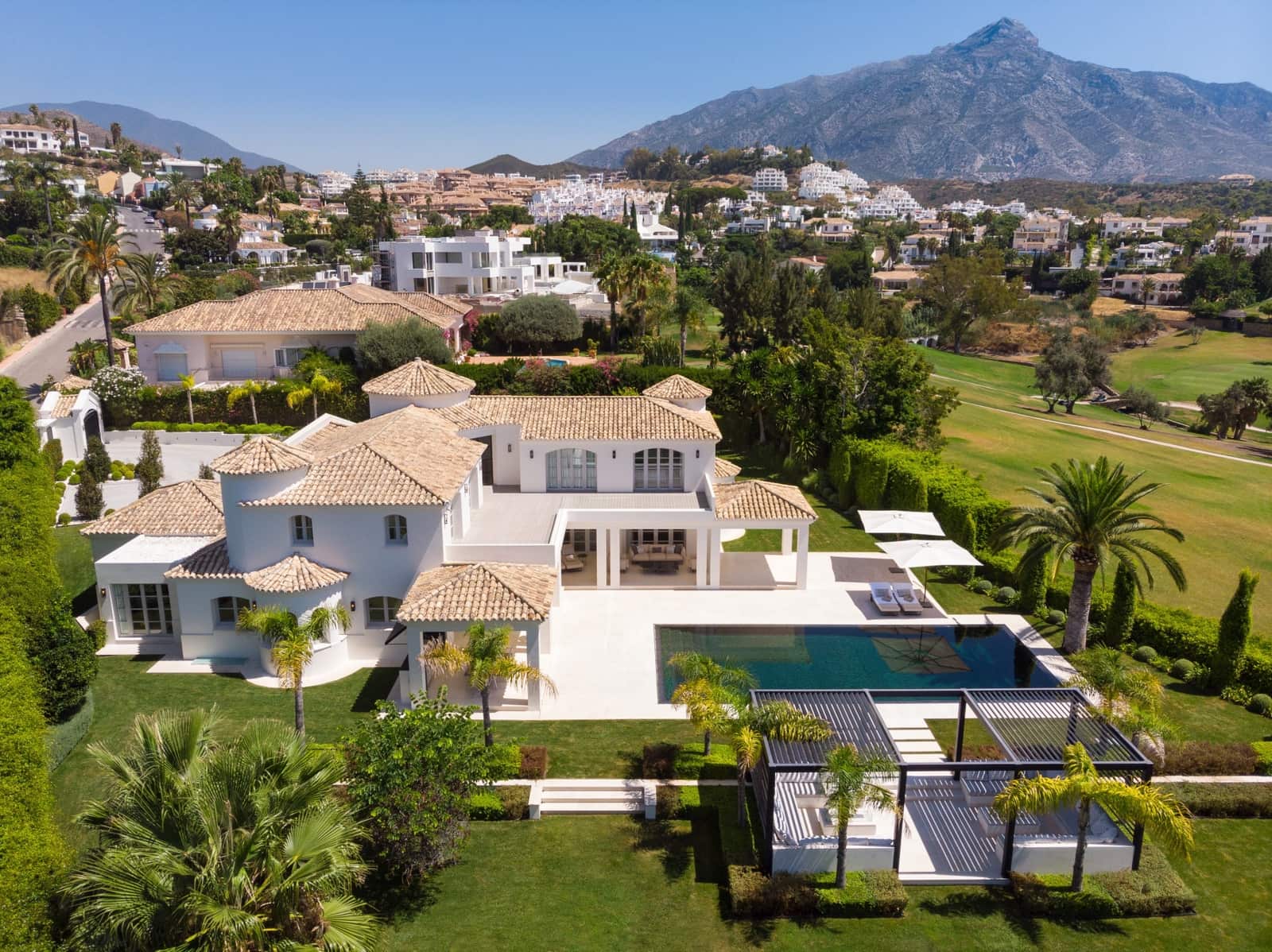 Chalet de 6 habitaciones en Marbella en venta con piscina garaje - 8.750.000 € (Ref: 10066659)