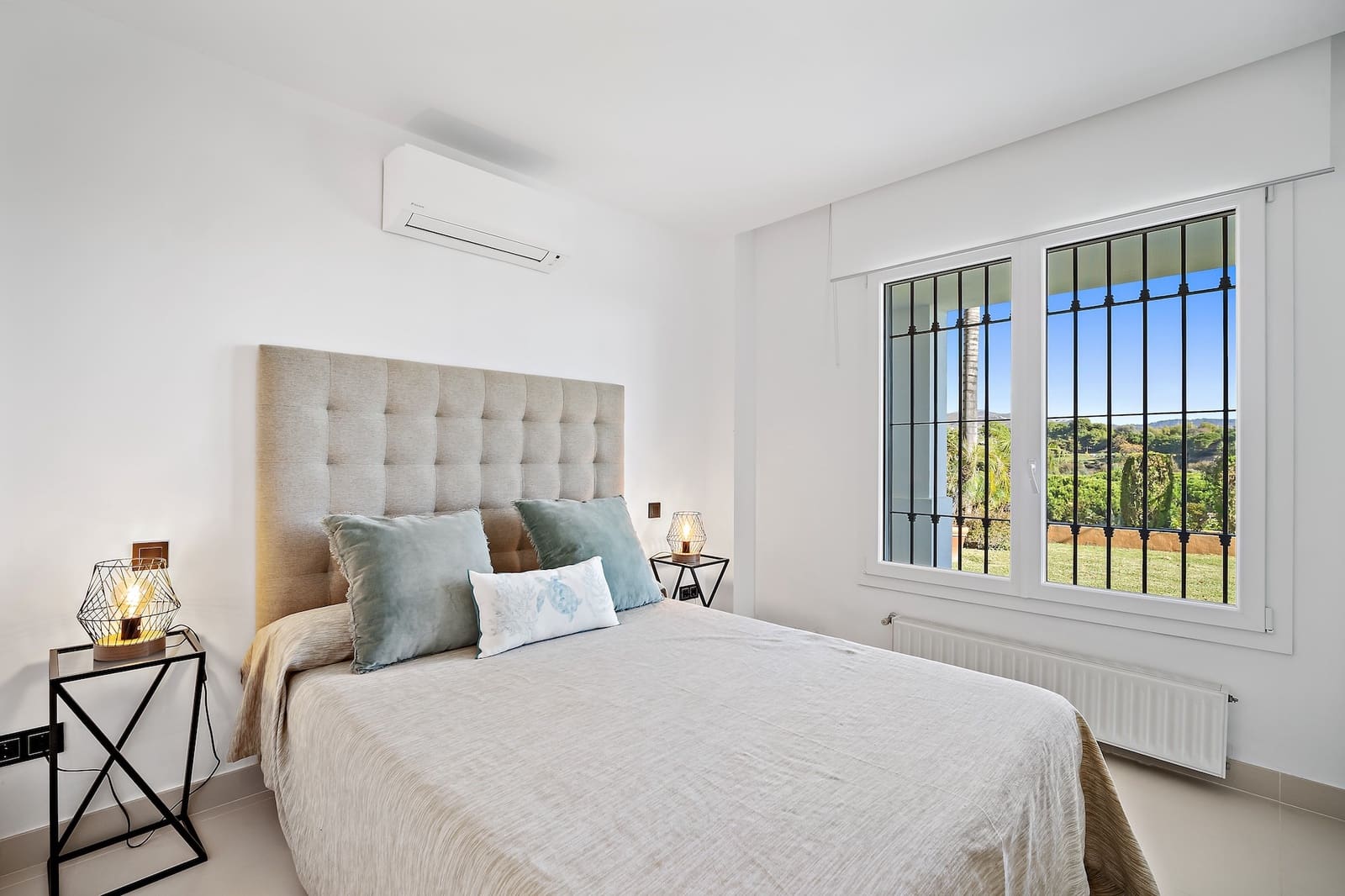 4 Zimmer Villa zu verkaufen in Marbella mit Pool - 1.950.000 € (Ref: 10066660)