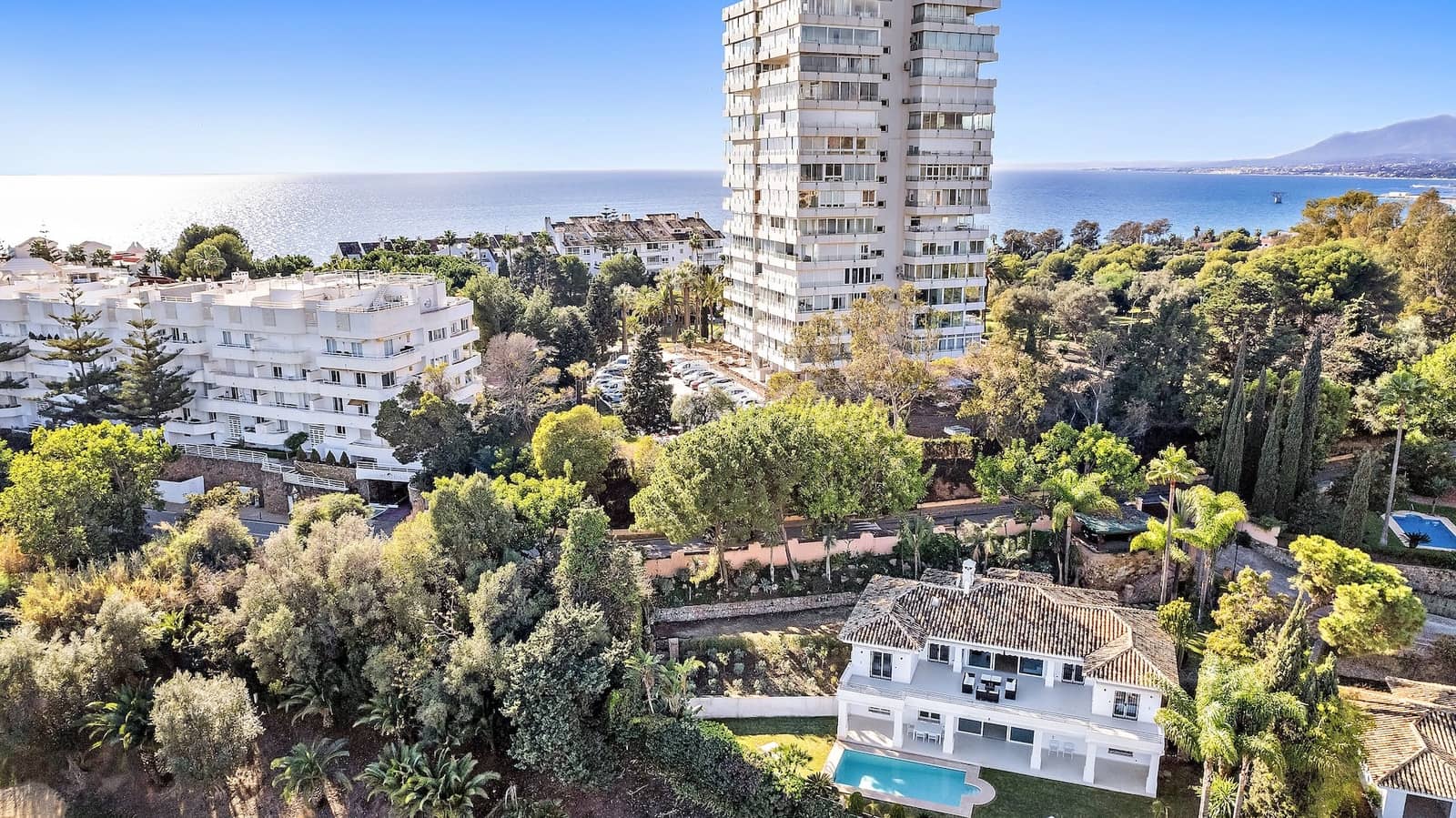 4 Zimmer Villa zu verkaufen in Marbella mit Pool - 1.950.000 € (Ref: 10066660)