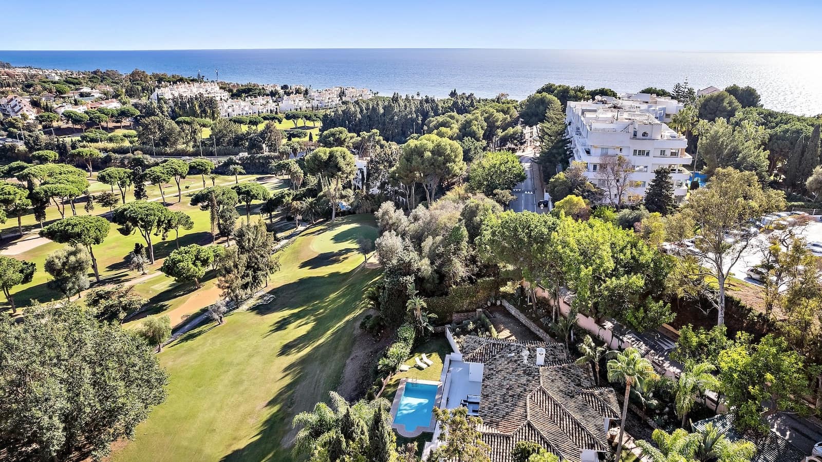 4 Zimmer Villa zu verkaufen in Marbella mit Pool - 1.950.000 € (Ref: 10066660)
