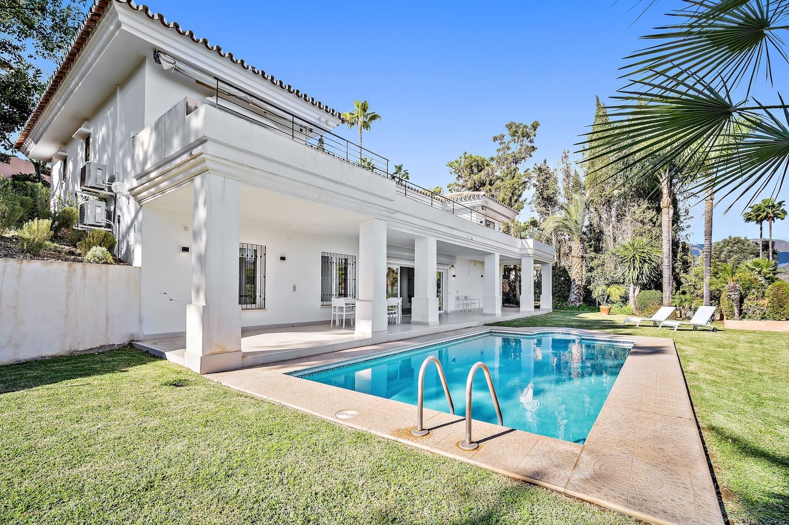4 Zimmer Villa zu verkaufen in Marbella mit Pool - 1.950.000 € (Ref: 10066660)