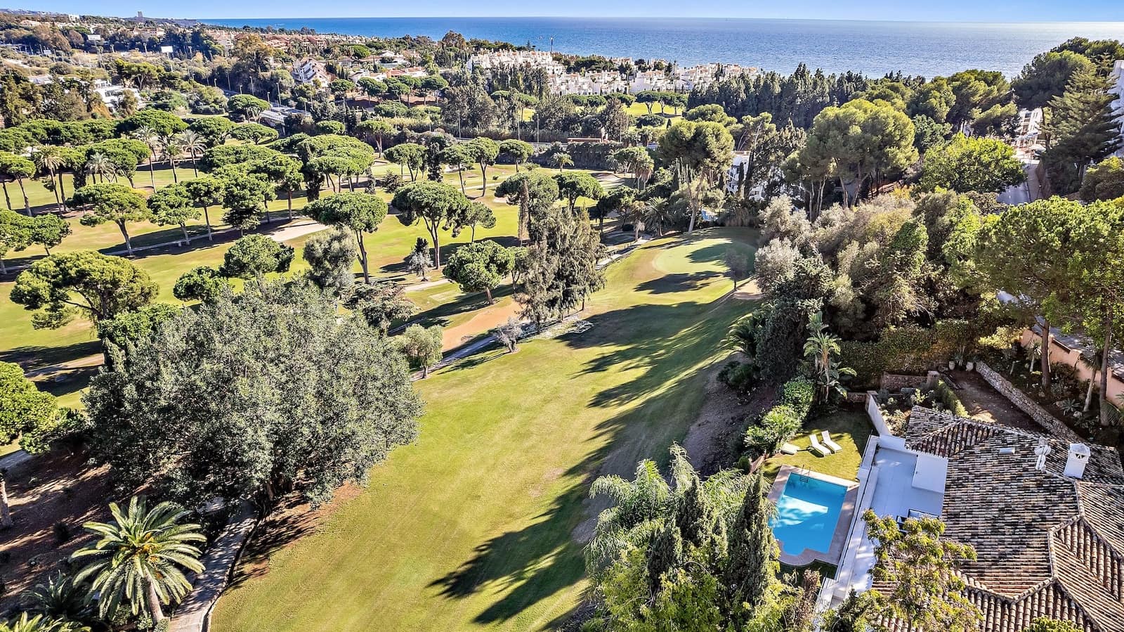 4 Zimmer Villa zu verkaufen in Marbella mit Pool - 1.950.000 € (Ref: 10066660)