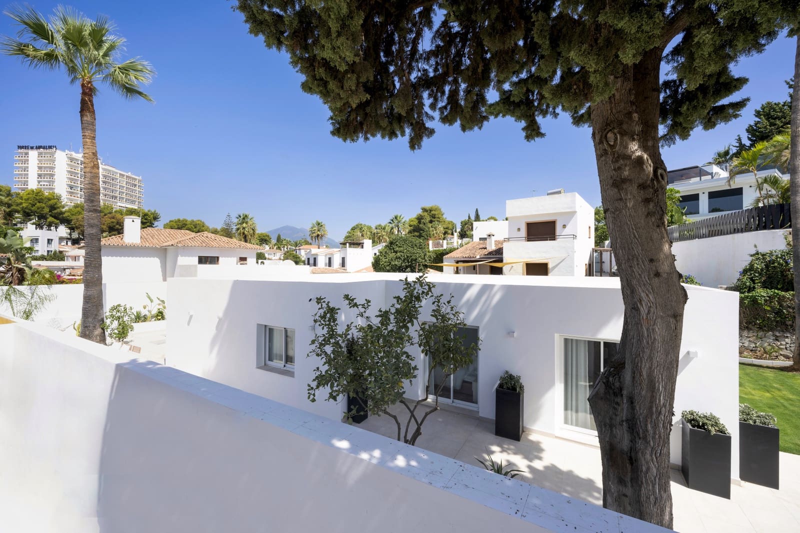 Chalet de 4 habitaciones en Marbella en venta con piscina - 1.395.000 € (Ref: 10066669)