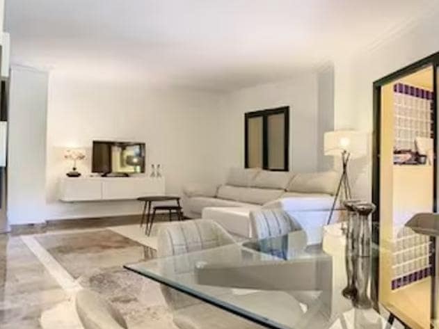 4 slaapkamer Appartement te koop in San Pedro de Alcantara met zwembad - € 717.000 (Ref: 10066675)