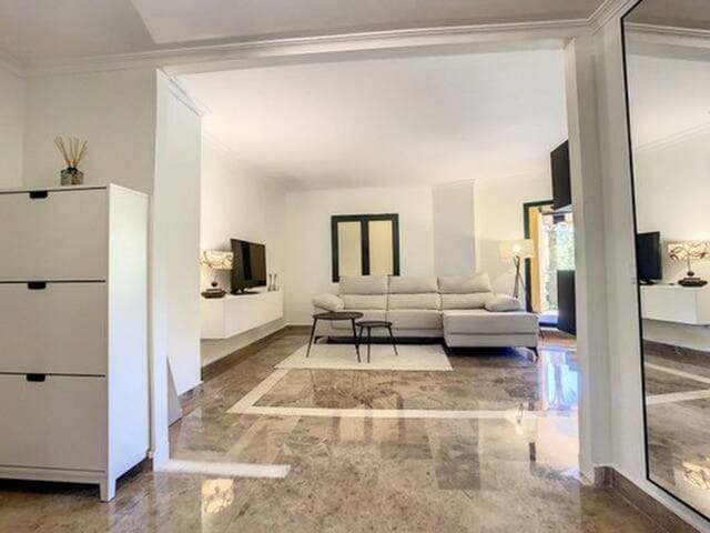 4 slaapkamer Appartement te koop in Nueva Alcántara, Marbella met zwembad - € 717.000 (Ref: 10066675)
