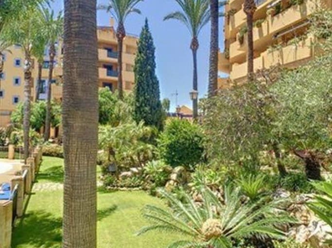 Apartamento de 4 habitaciones en San Pedro de Alcantara en venta con piscina - 717.000 € (Ref: 10066675)