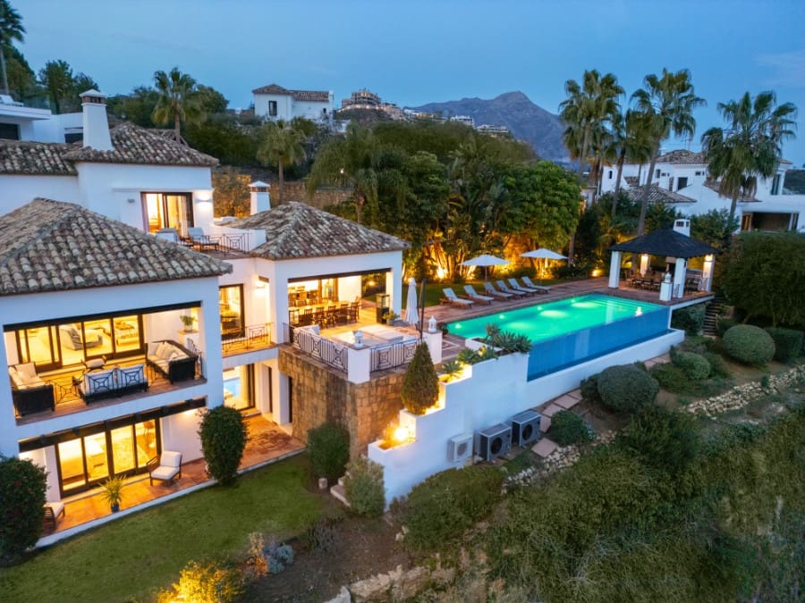 7 soverom Villa til salgs i Benahavis med svømmebasseng garasje - € 3 995 000 (Ref: 10066676)