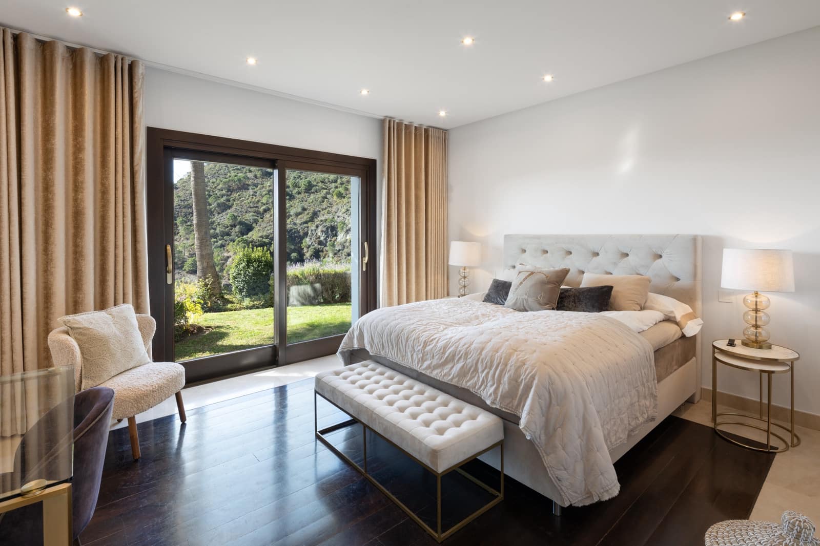 7 soverom Villa til salgs i Benahavis med svømmebasseng garasje - € 3 995 000 (Ref: 10066676)