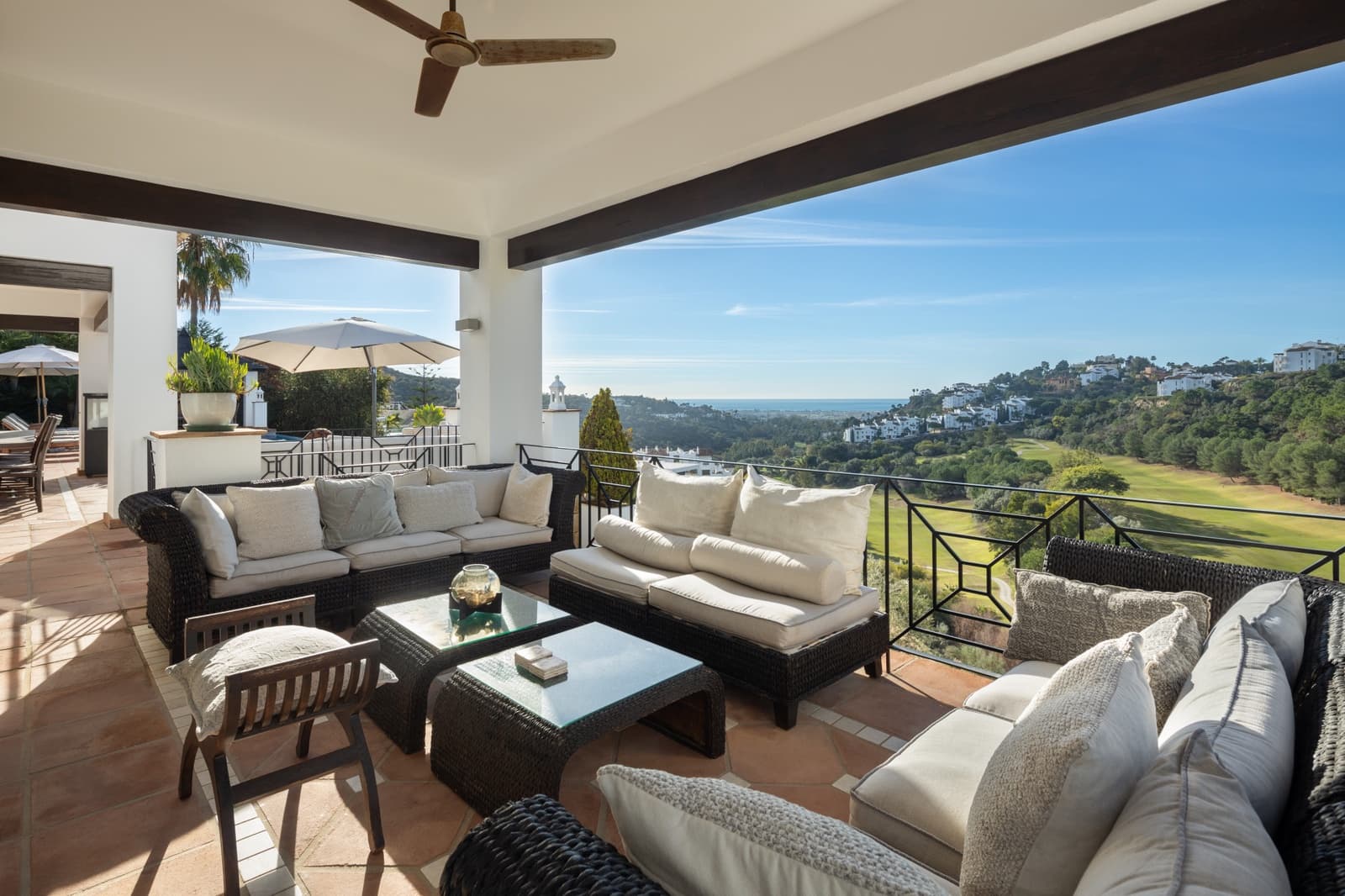 7 soverom Villa til salgs i Benahavis med svømmebasseng garasje - € 3 995 000 (Ref: 10066676)