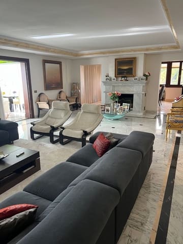 4 quarto Penthouse para venda em Marbella com piscina garagem - 2 300 000 € (Ref: 10066680)