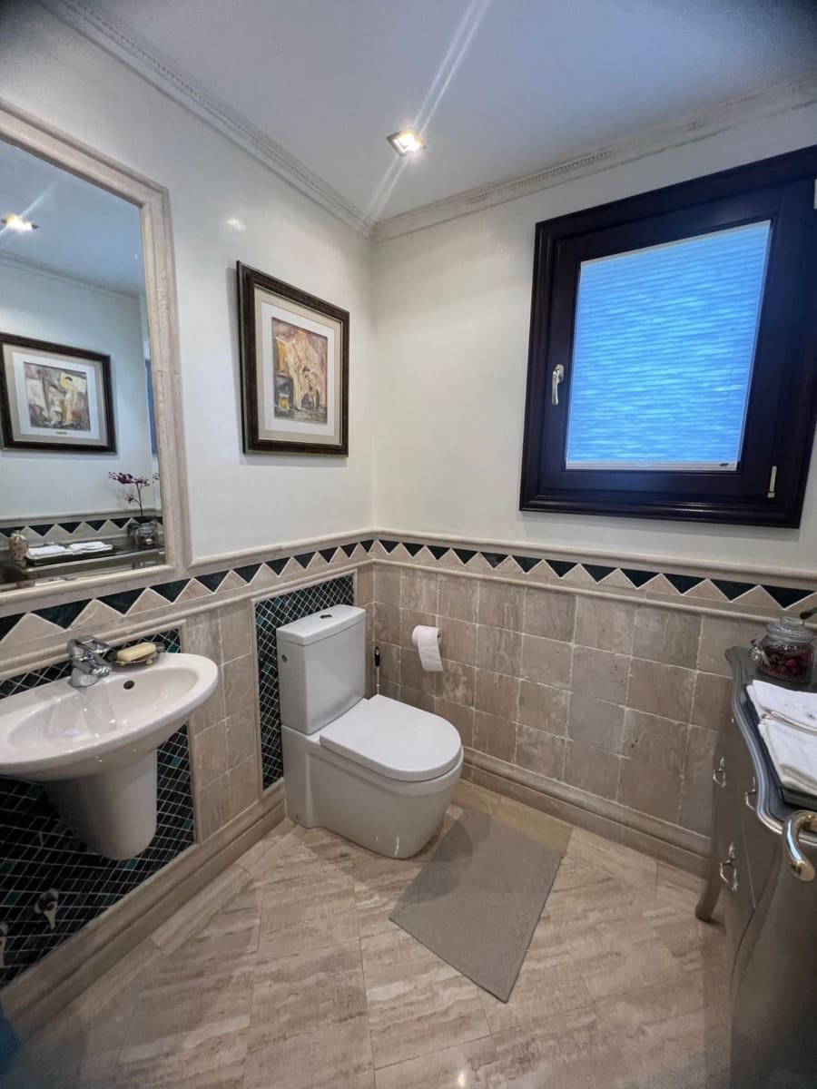 4 quarto Penthouse para venda em Marbella com piscina garagem - 2 300 000 € (Ref: 10066680)