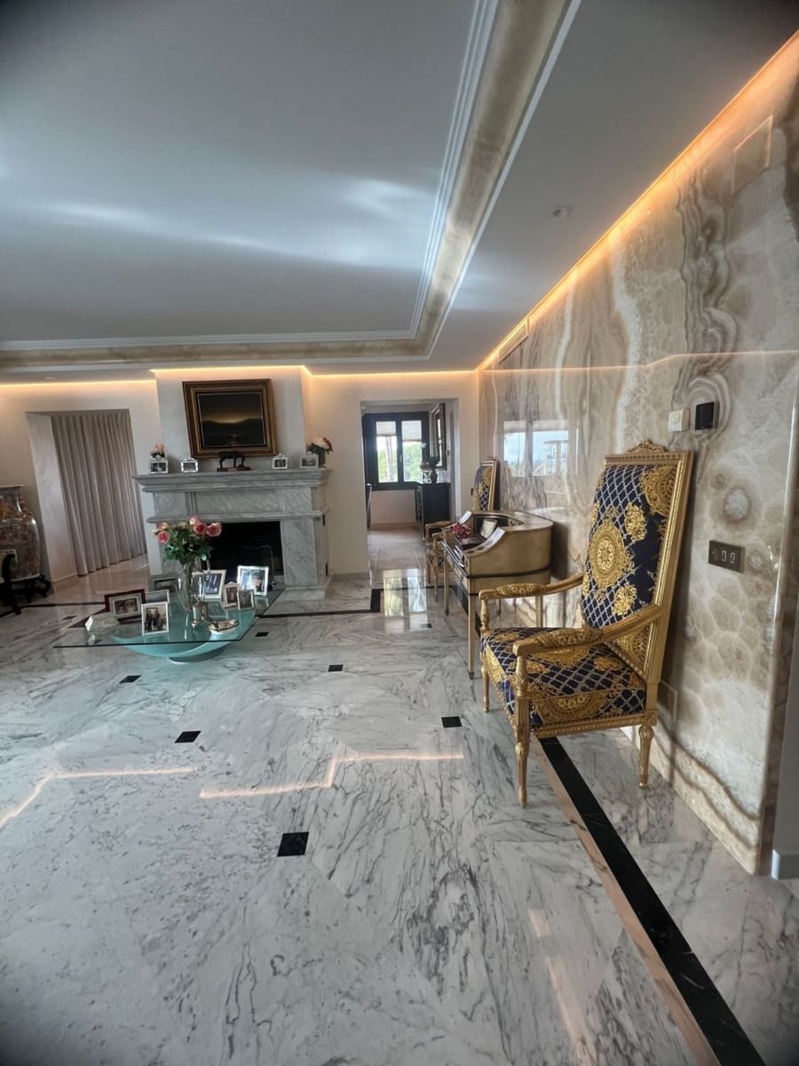 4 quarto Penthouse para venda em Marbella com piscina garagem - 2 300 000 € (Ref: 10066680)
