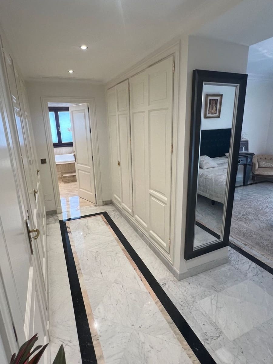 4 quarto Penthouse para venda em Marbella com piscina garagem - 2 300 000 € (Ref: 10066680)