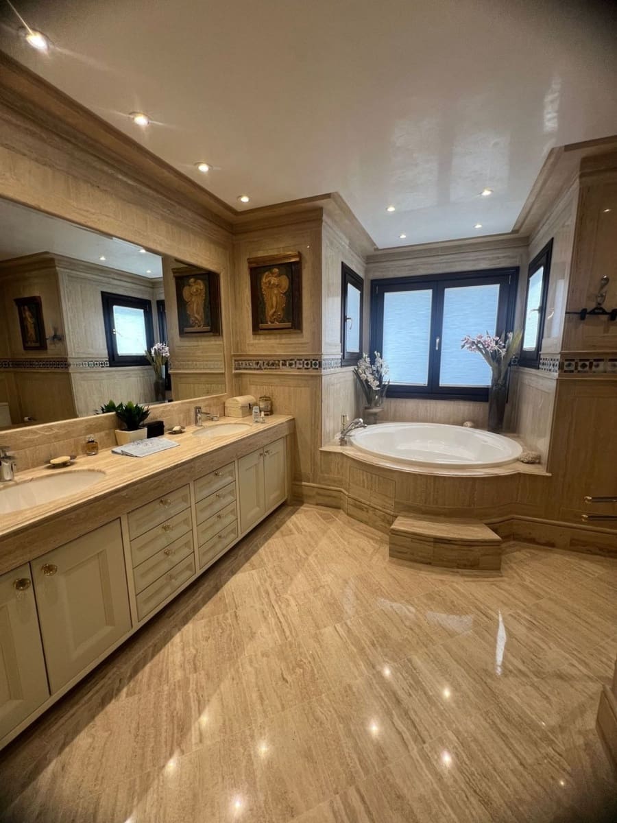 4 quarto Penthouse para venda em Marbella com piscina garagem - 2 300 000 € (Ref: 10066680)
