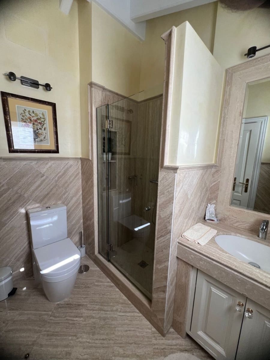 4 quarto Penthouse para venda em Marbella com piscina garagem - 2 300 000 € (Ref: 10066680)