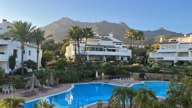 4 quarto Penthouse para venda em Marbella com piscina garagem - 2 300 000 € (Ref: 10066680)