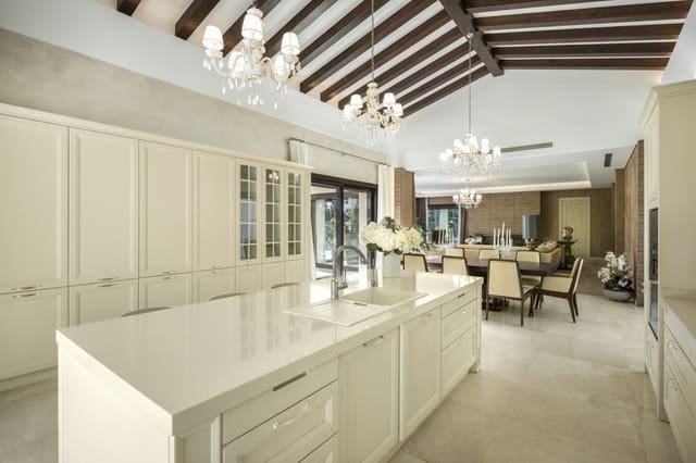 6 sypialnia Willa na sprzedaż w Nueva Andalucia, Marbella z basenem garażem - 6 495 000 € (Ref: 10066684)