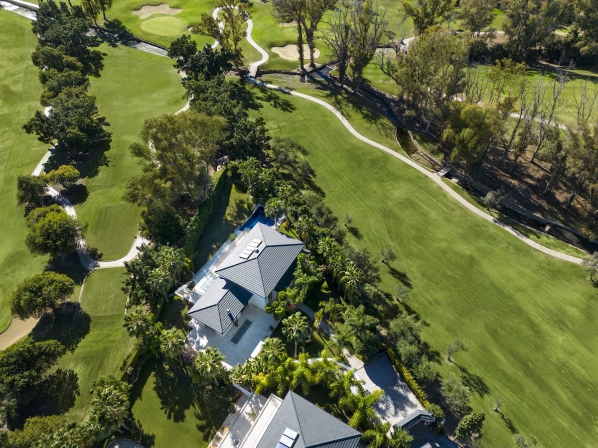 6 sypialnia Willa na sprzedaż w Nueva Andalucia z basenem garażem - 6 495 000 € (Ref: 10066684)