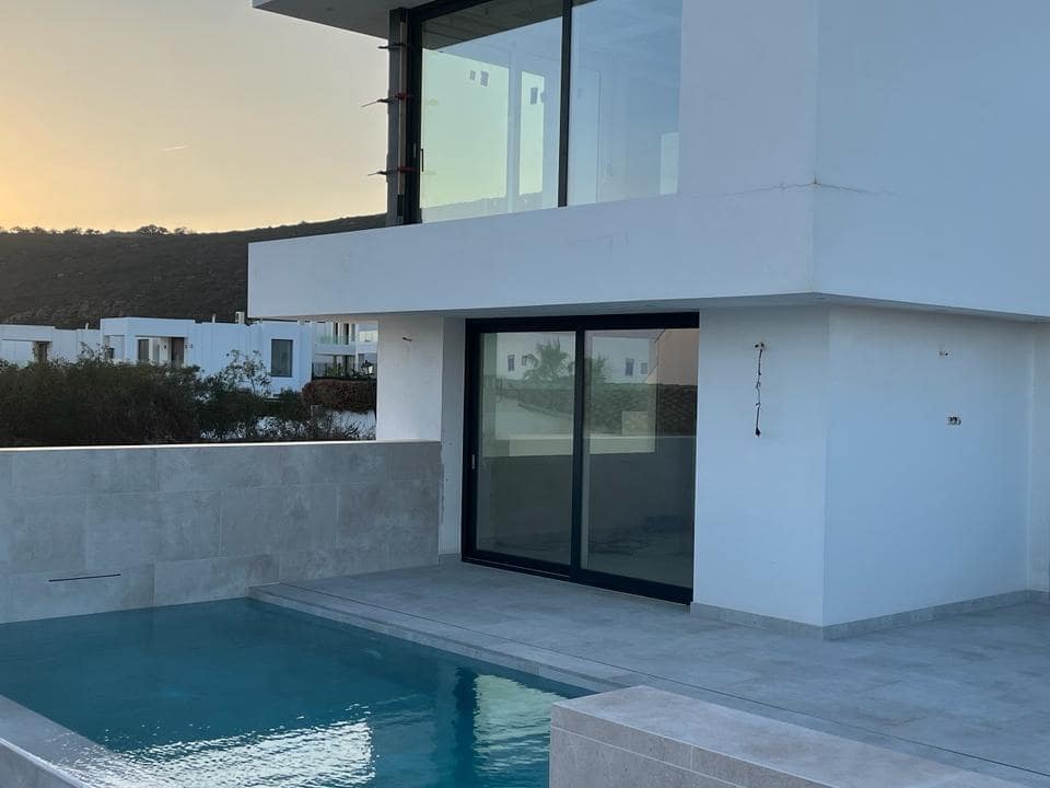 3 bedroom Villa for sale in Cadiz city with pool - € 1,490,000 (Ref: 10066685)