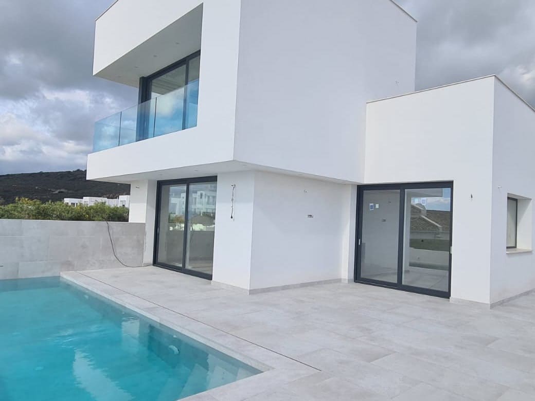3 soveværelse Villa til salg i Marbella med swimmingpool garage - € 1.490.000 (Ref: 10066686)