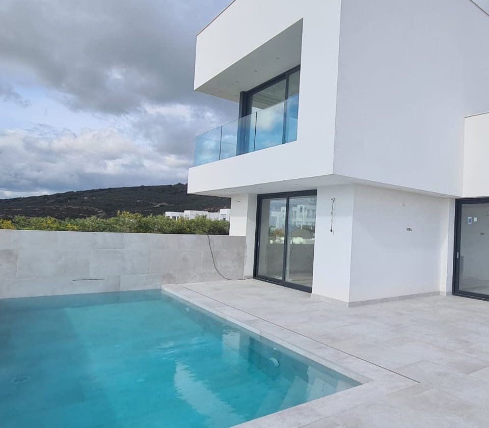3 soveværelse Villa til salg i Marbella med swimmingpool garage - € 1.490.000 (Ref: 10066686)