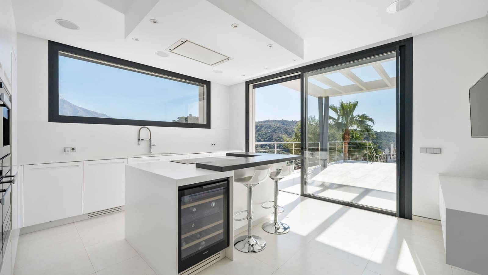 4 sypialnia Willa na sprzedaż w Marbella z basenem garażem - 2 998 000 € (Ref: 10066691)