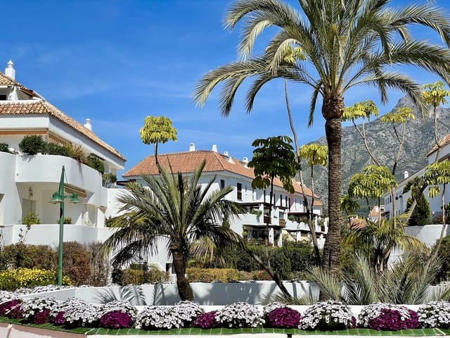2 bedroom Penthouse for sale in Golden Mile, Marbella with pool garage - € 650,000 (Ref: 10066692)
