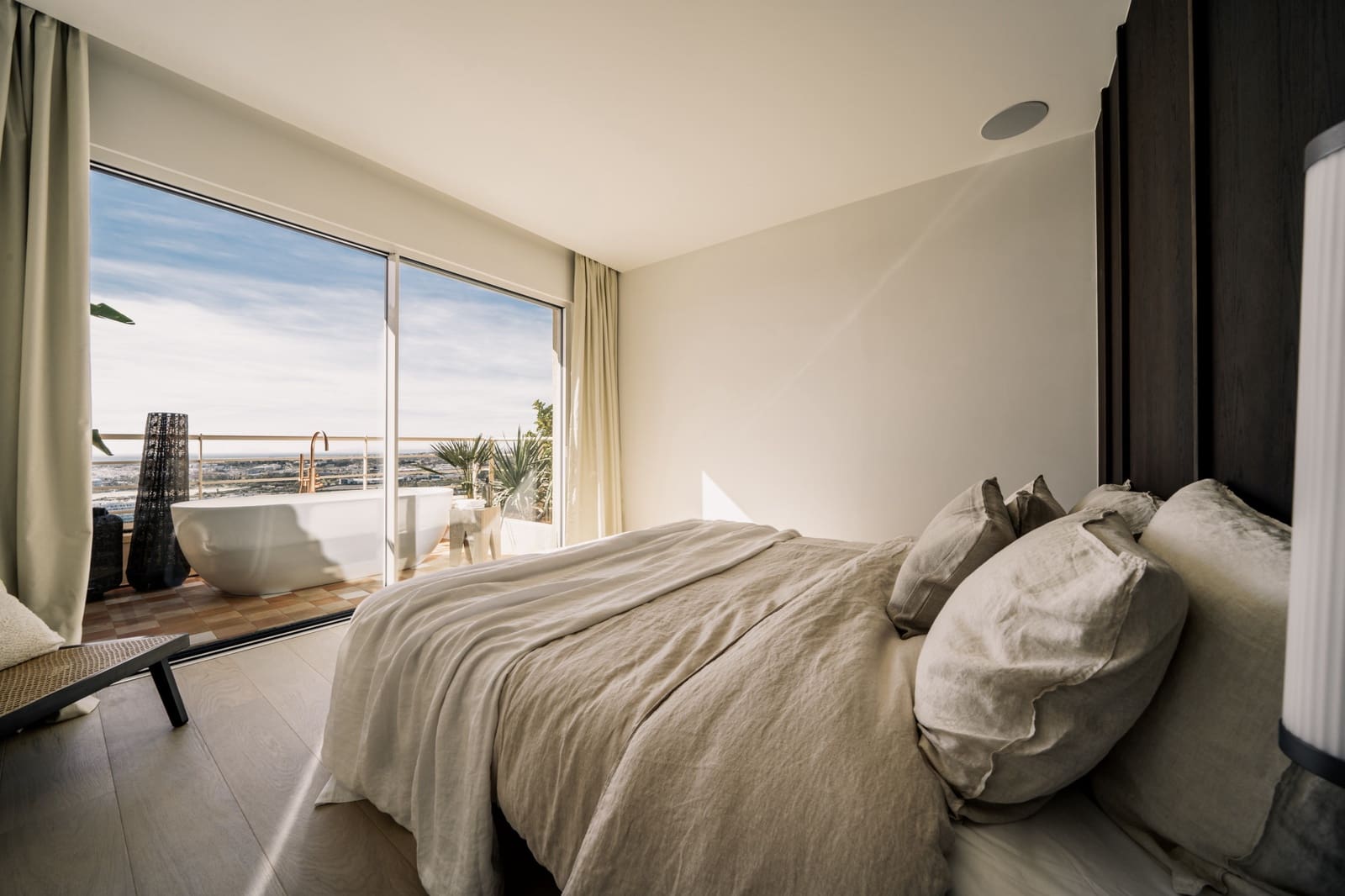 Ático de 3 habitaciones en Nueva Andalucia en venta con piscina garaje - 2.695.000 € (Ref: 10066696)