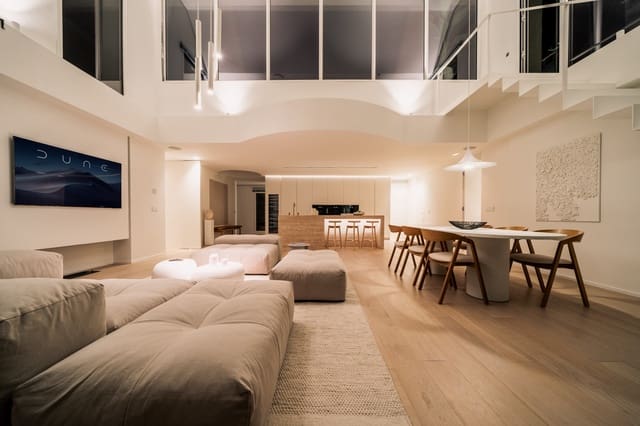 3 bedroom Penthouse for sale in Marbella with pool garage - € 2,695,000 (Ref: 10066697)