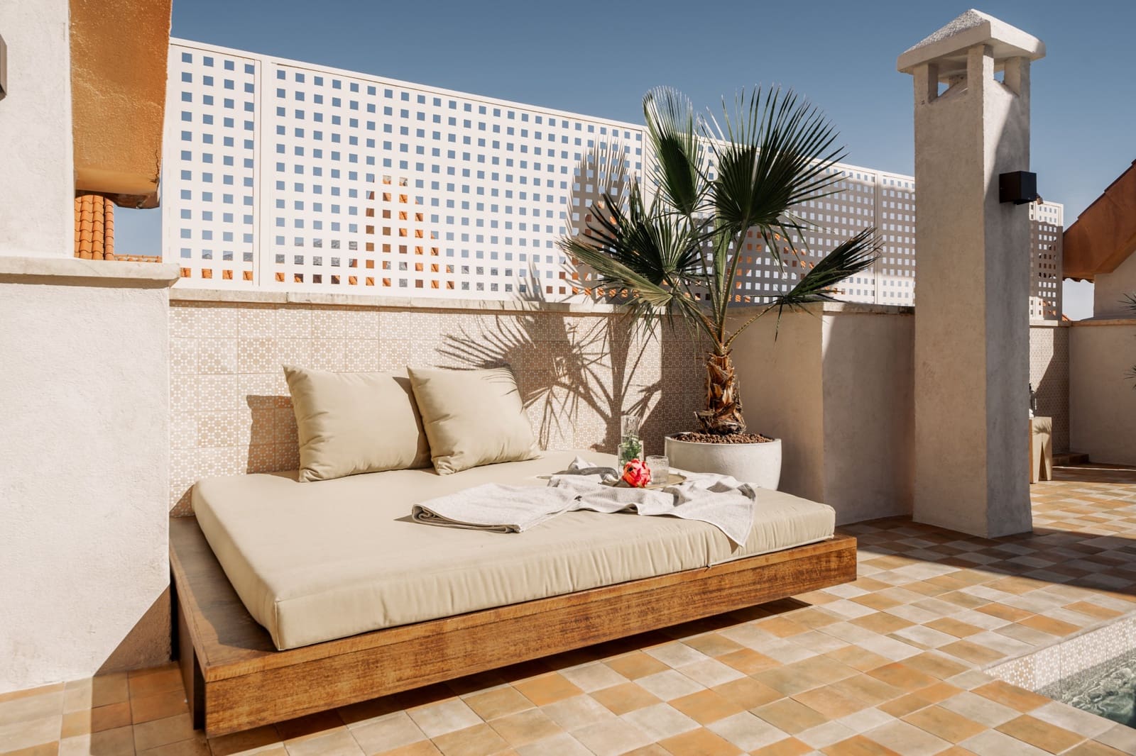 3 bedroom Penthouse for sale in Marbella with pool garage - € 2,695,000 (Ref: 10066697)