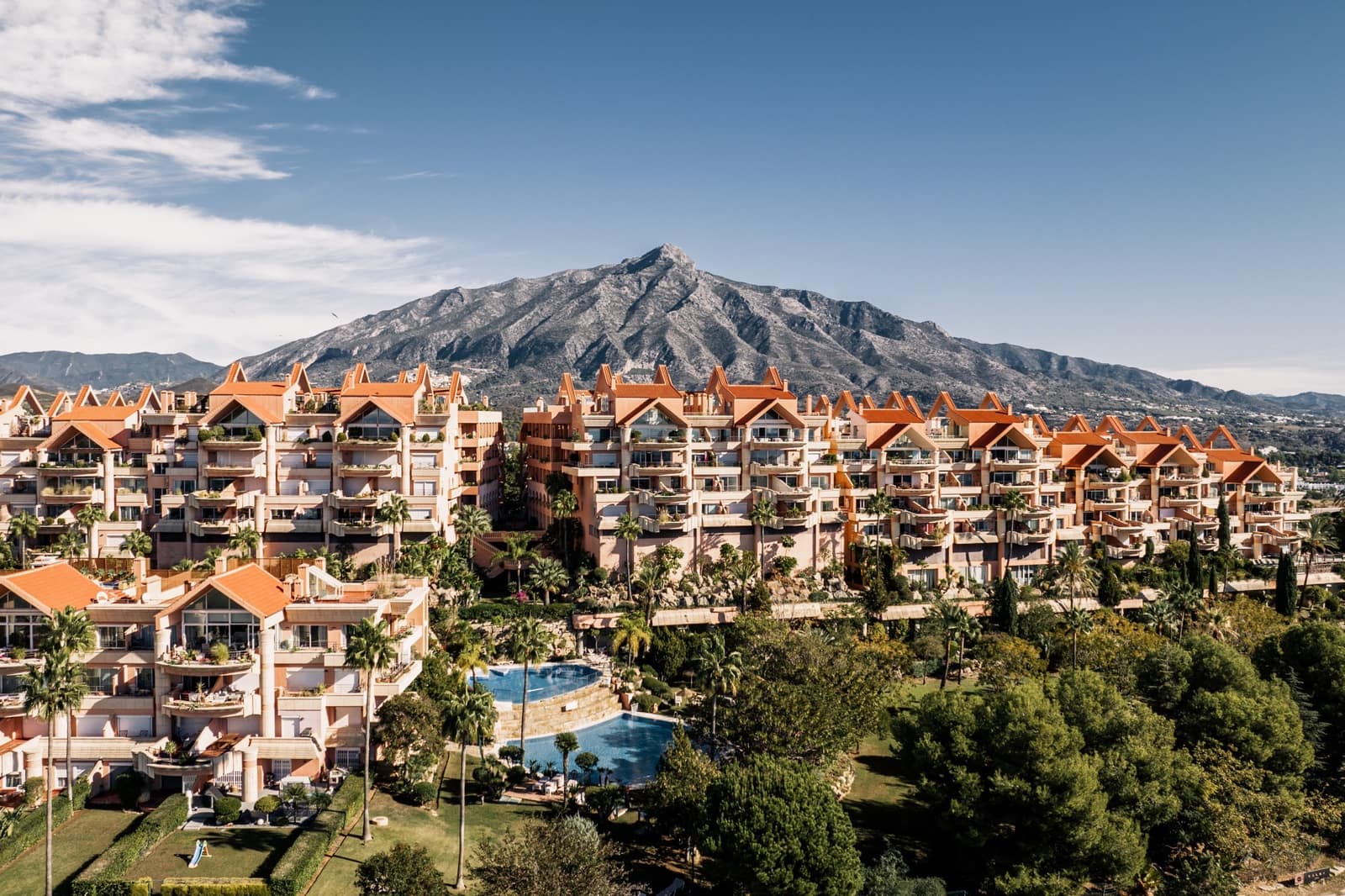 3 bedroom Penthouse for sale in Marbella with pool garage - € 2,695,000 (Ref: 10066697)