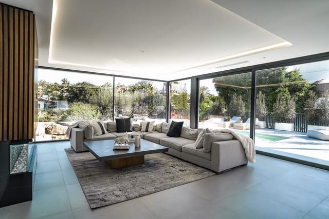 5 sypialnia Willa na sprzedaż w Estepona z basenem garażem - 1 850 000 € (Ref: 10066698)