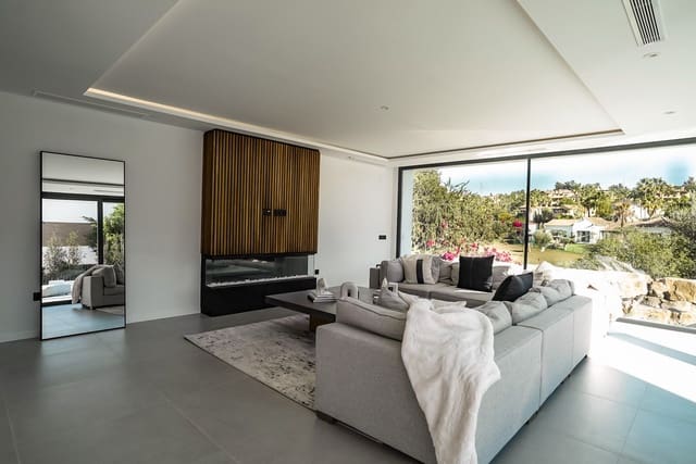 5 sypialnia Willa na sprzedaż w Estepona z basenem garażem - 1 850 000 € (Ref: 10066698)