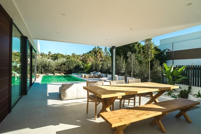 5 sypialnia Willa na sprzedaż w Estepona z basenem garażem - 1 850 000 € (Ref: 10066698)