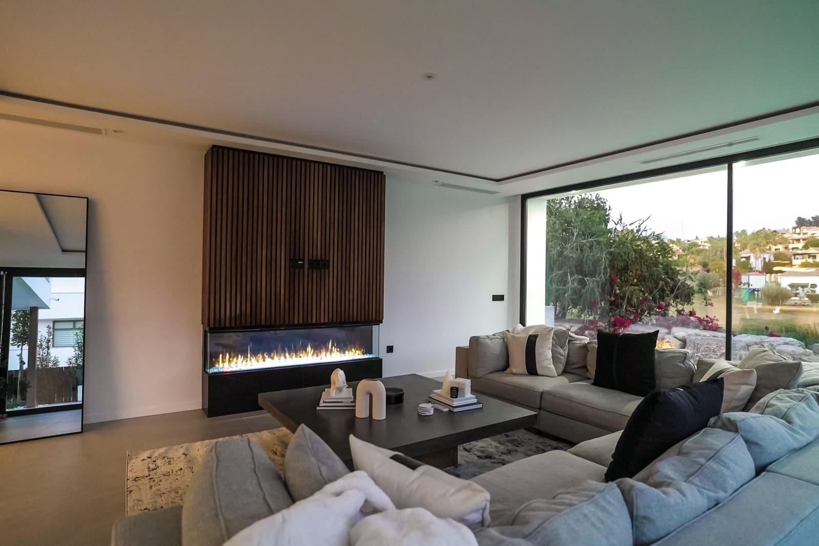 5 sypialnia Willa na sprzedaż w Estepona z basenem garażem - 1 850 000 € (Ref: 10066698)