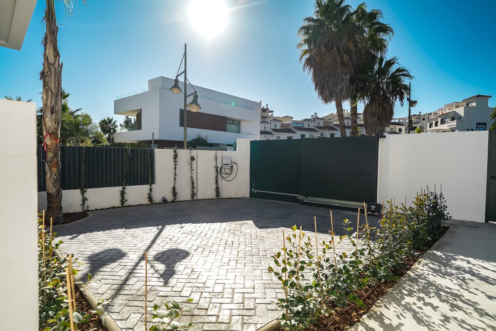 5 sypialnia Willa na sprzedaż w Estepona z basenem garażem - 1 850 000 € (Ref: 10066698)