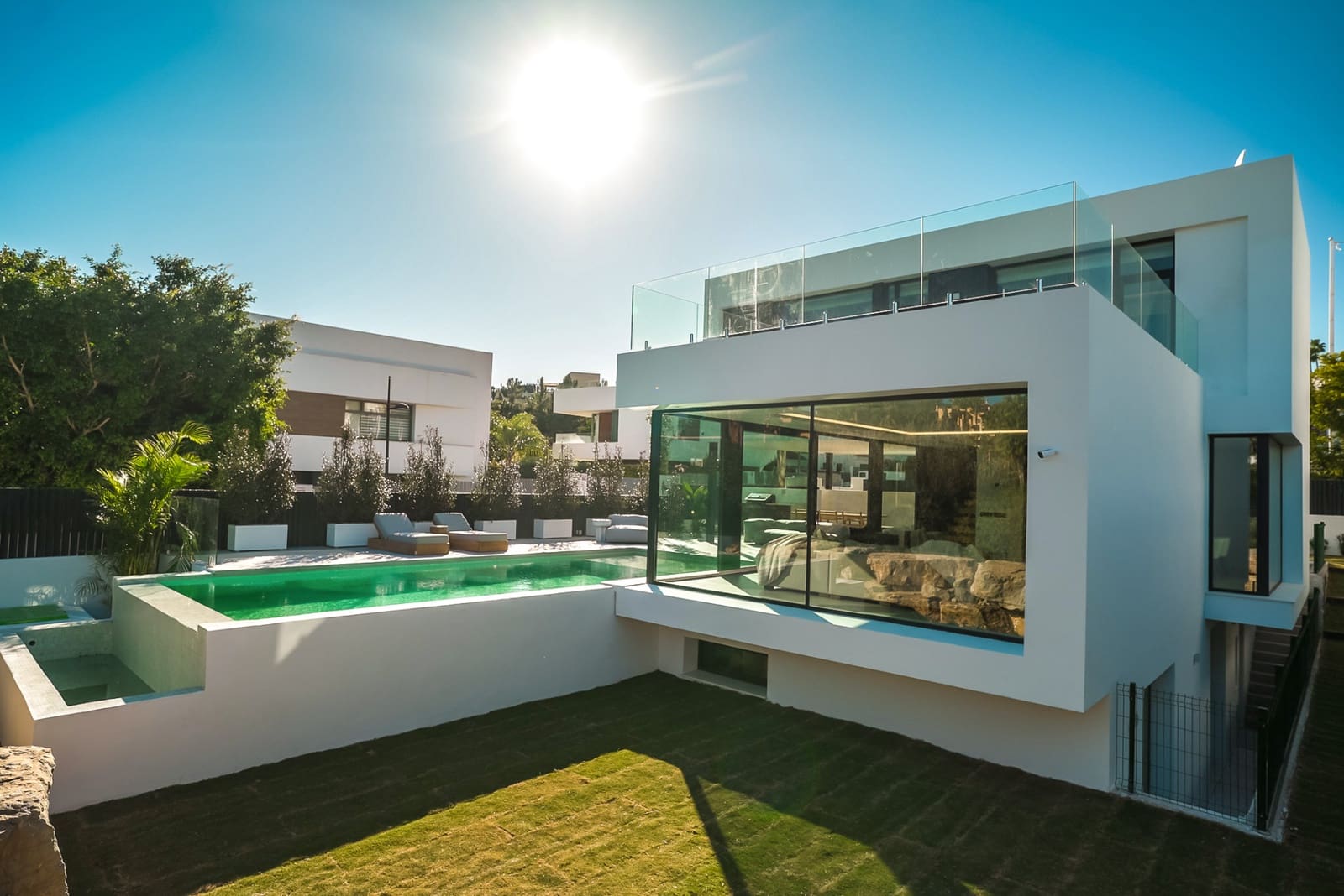 5 sypialnia Willa na sprzedaż w Estepona z basenem garażem - 1 850 000 € (Ref: 10066698)