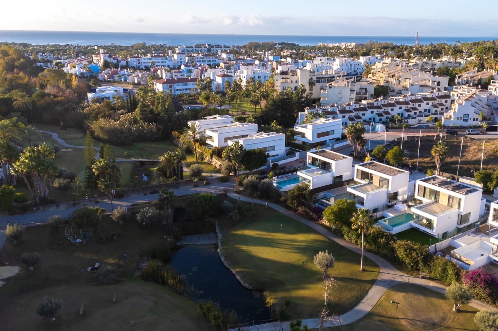 5 sypialnia Willa na sprzedaż w Estepona z basenem garażem - 1 850 000 € (Ref: 10066698)