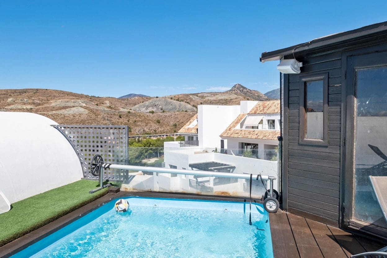 3 bedroom Penthouse for sale in Benahavis with pool garage - € 1,100,000 (Ref: 10066699)