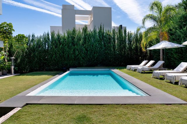 5 chambre Villa/Maison à vendre à Puerto Banus, Marbella avec piscine garage - 4 500 000 € (Ref: 10066703)